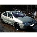 Oprava havarované střechy, výměna plata – Megane r.v. 2000